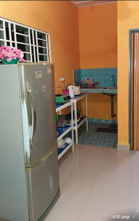 Dhia Irdina Homestay Paya Rewak Екстер'єр фото