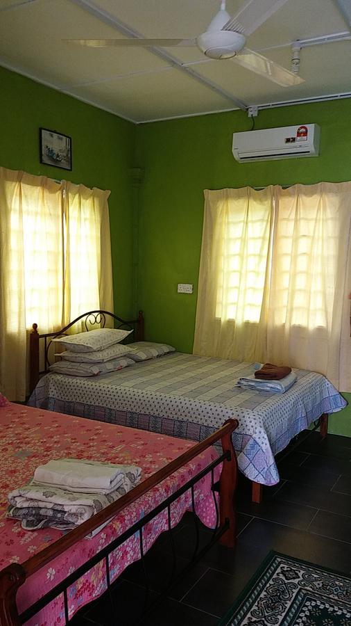 Dhia Irdina Homestay Paya Rewak Екстер'єр фото